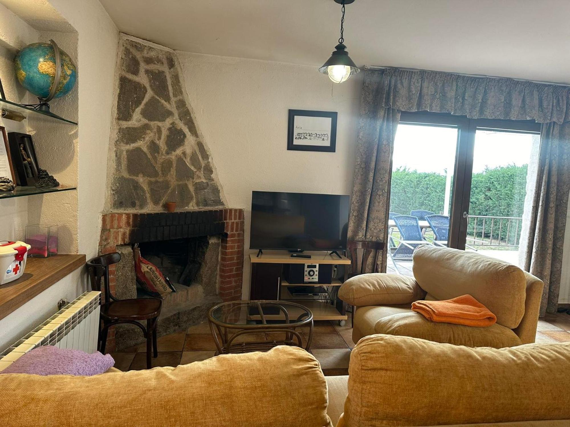 Vivienda De Uso Turistico El Nido Pensionat La Serrada Exteriör bild